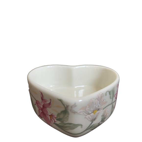 Vintage Prima Otagiri Japan Porcelain Heart Shaped Lidded Trinket Box Floral - Picture 7 of 11